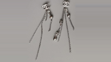 
				Chanel - Tassel earring 
				Jewelry